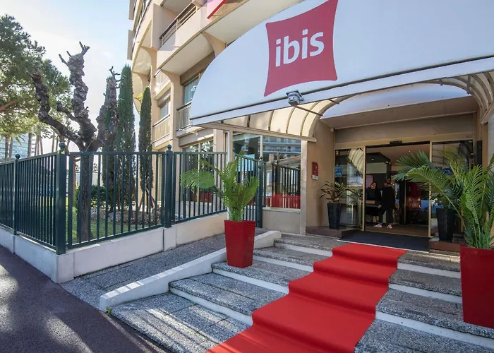 Ibis La Bocca 3*