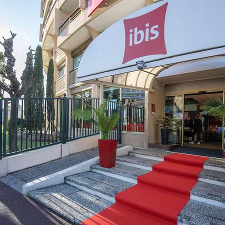 Ibis La Bocca Hotel 3*