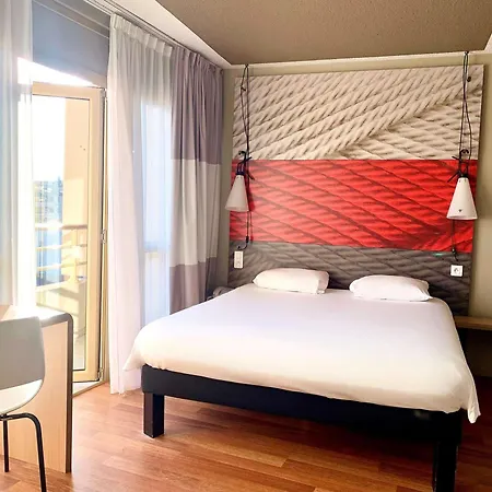 Ibis La Bocca 3*