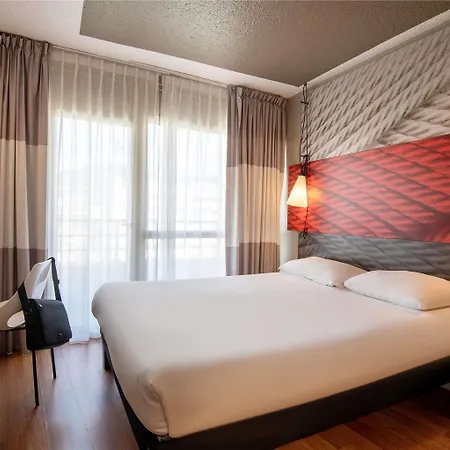 Ibis La Bocca 3*