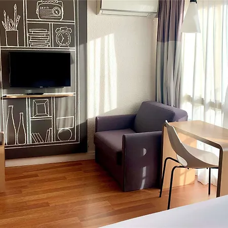 מלון Ibis La Bocca