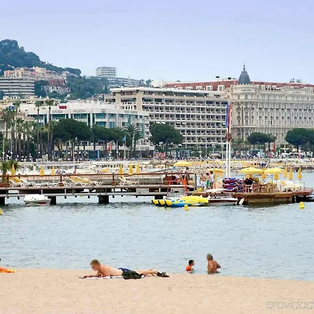 Ibis La Bocca 3*
