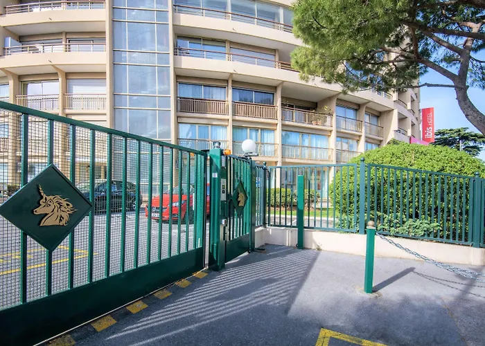 Hotel Ibis La Bocca 3*