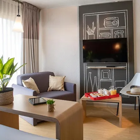 Отель Ibis La Bocca
